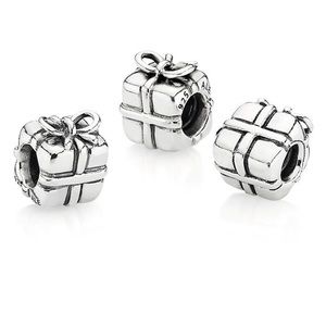 PANDORA present charm